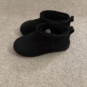 Black ultra mini Uggs